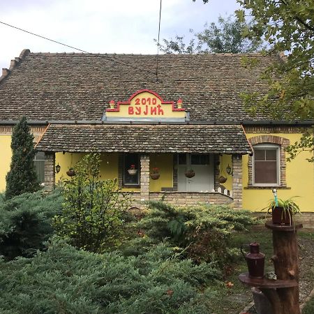 Salas Vujic Bečej Exterior foto