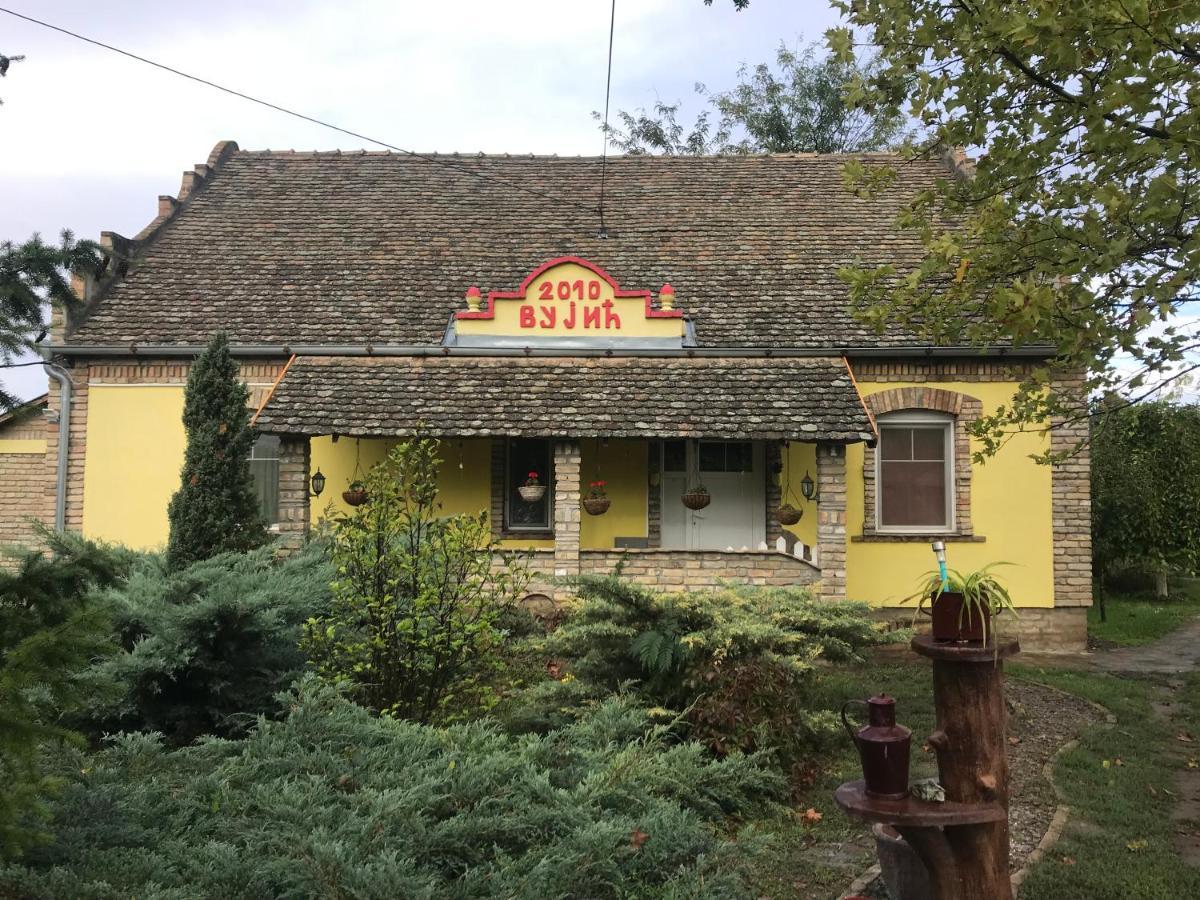 Salas Vujic Bečej Exterior foto