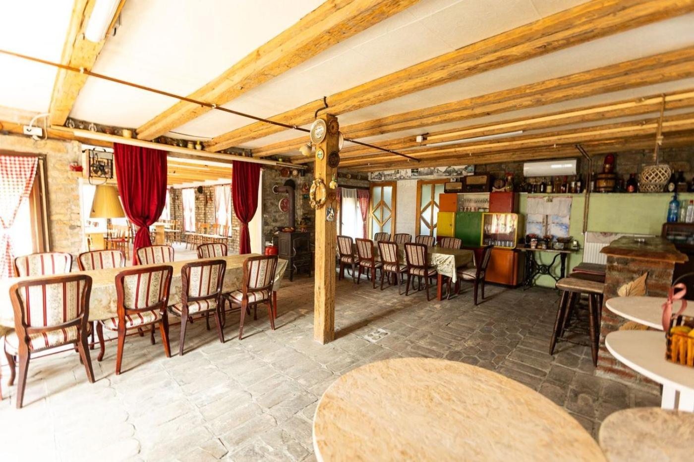 Salas Vujic Bečej Exterior foto