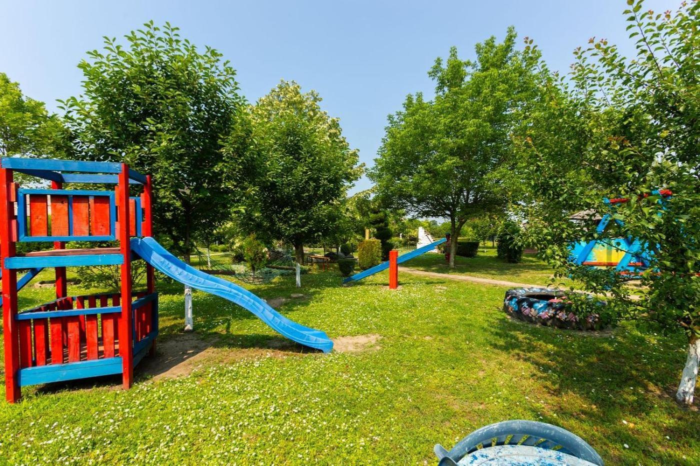 Salas Vujic Bečej Exterior foto