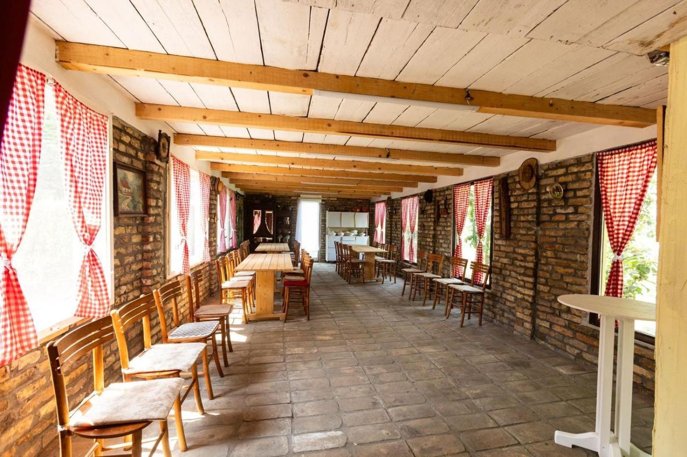 Salas Vujic Bečej Exterior foto