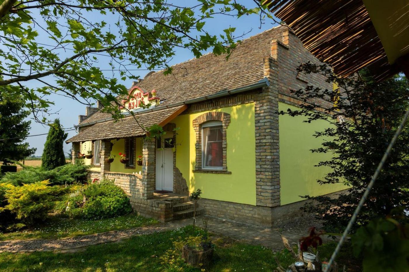 Salas Vujic Bečej Exterior foto